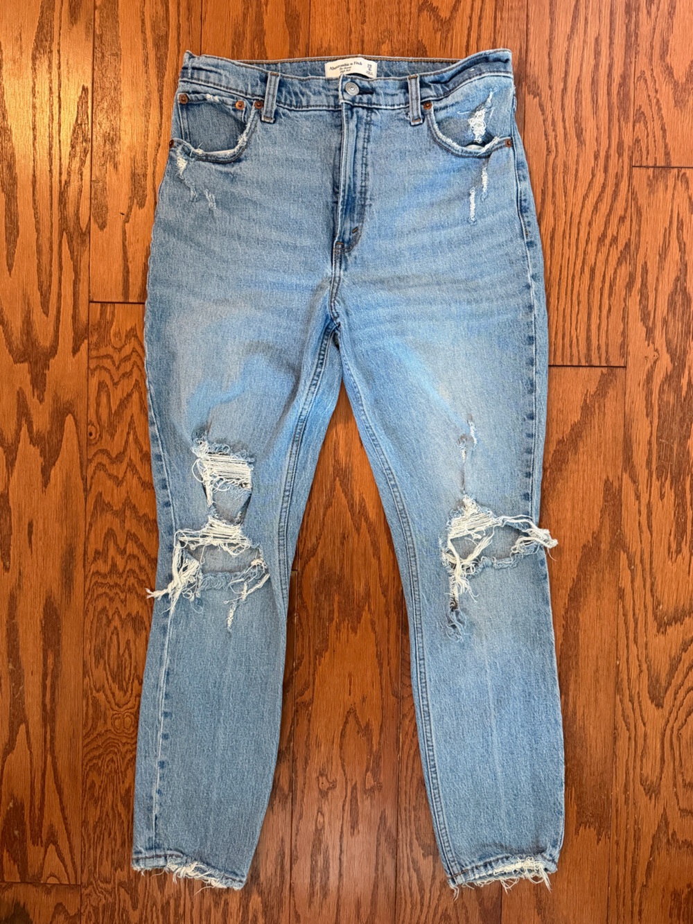 New Without Tags. Abercrombie & Fitch. Skinny High-Rise Jeans. Size 8.